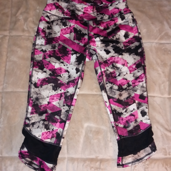 Tek Gear Capri Pants (2) - Picture 5 of 5
